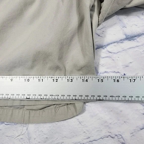 Columbia MENS SIZE 42 Tan Cargo Shorts XM4071 Dad 8" Inseam Hiking Outdoor - Picture 3 of 14